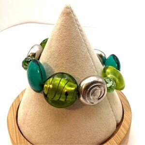 Chunky Green Glass Bead Stretch Bracelet Silver Tone Artisan Style Statement